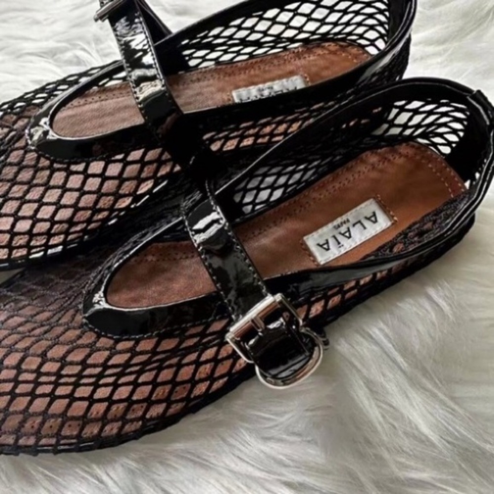 Rare Alaïa Mesh Hollow Flats – Fashion Week Inspiration - Picture 4 of 5